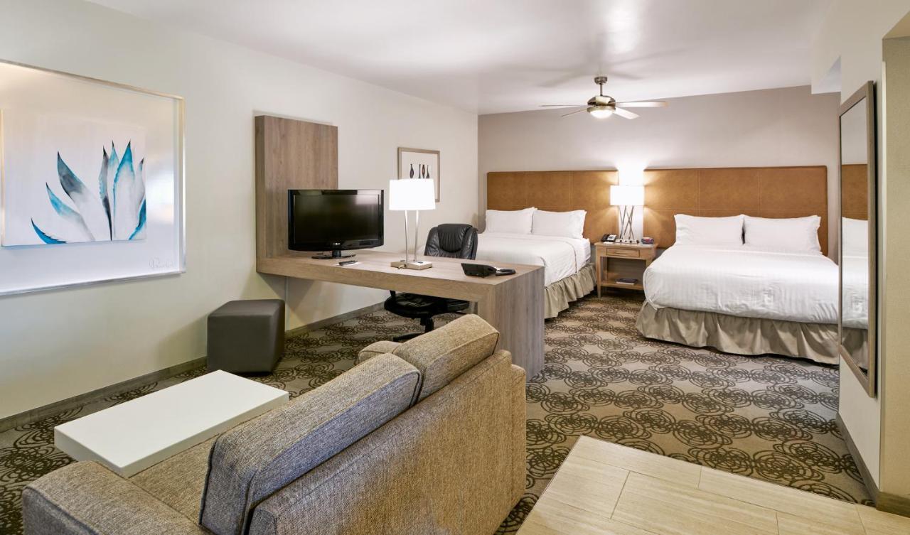Holiday Inn Hotel & Suites Chihuahua By Ihg Exterior photo