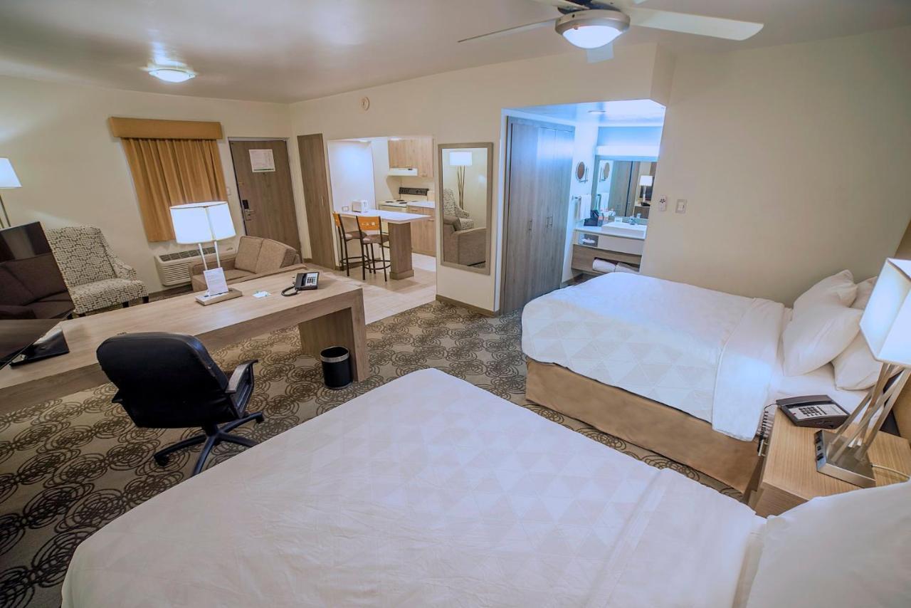 Holiday Inn Hotel & Suites Chihuahua By Ihg Exterior photo