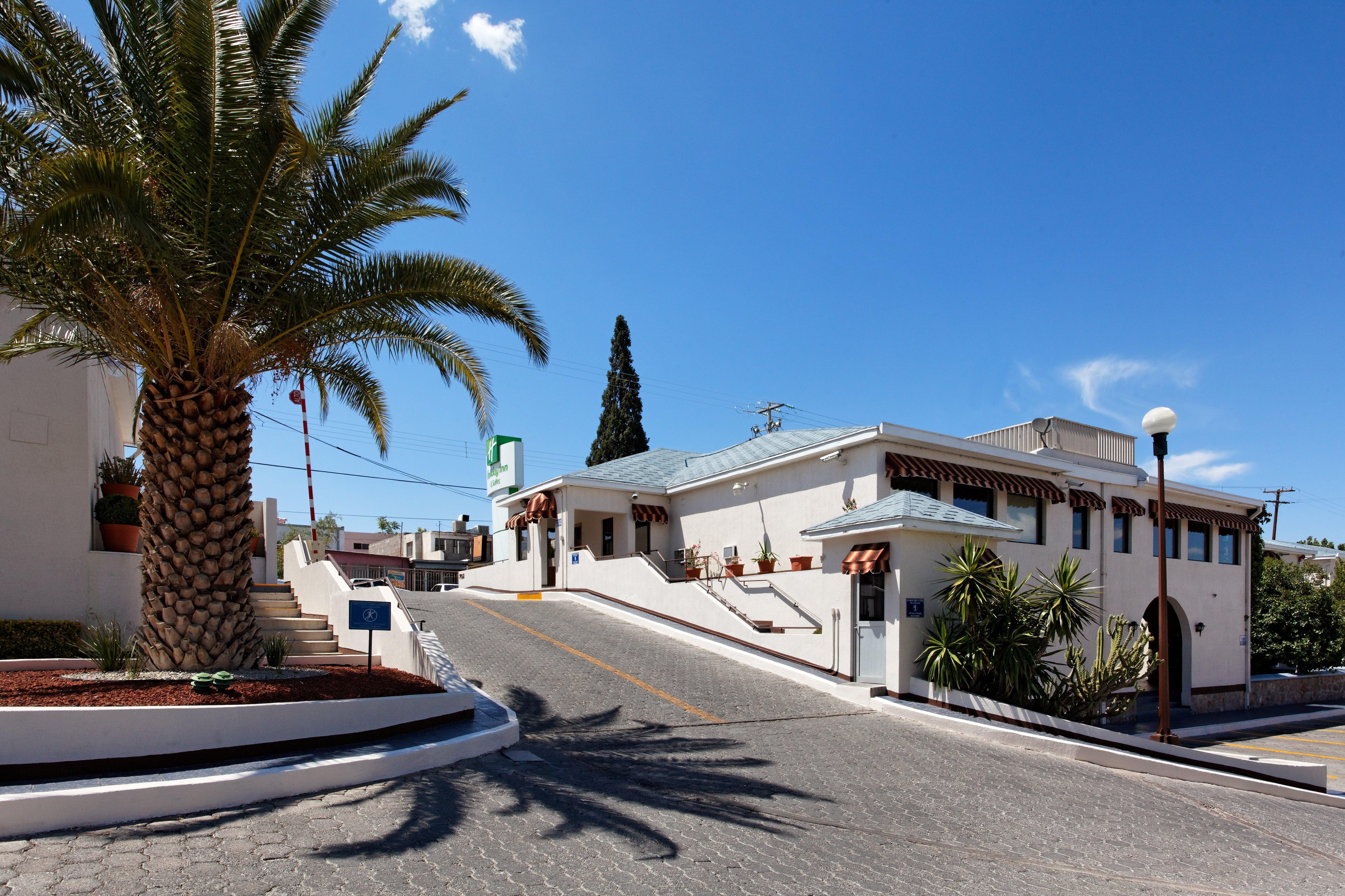 Holiday Inn Hotel & Suites Chihuahua By Ihg Exterior photo