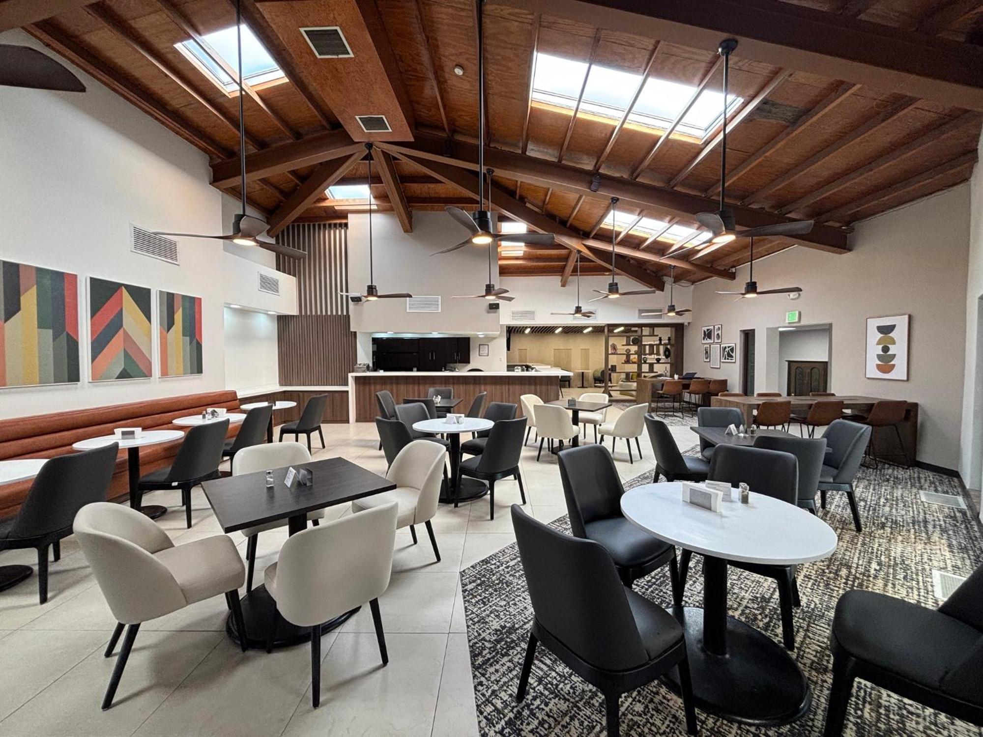 Holiday Inn Hotel & Suites Chihuahua By Ihg Exterior photo