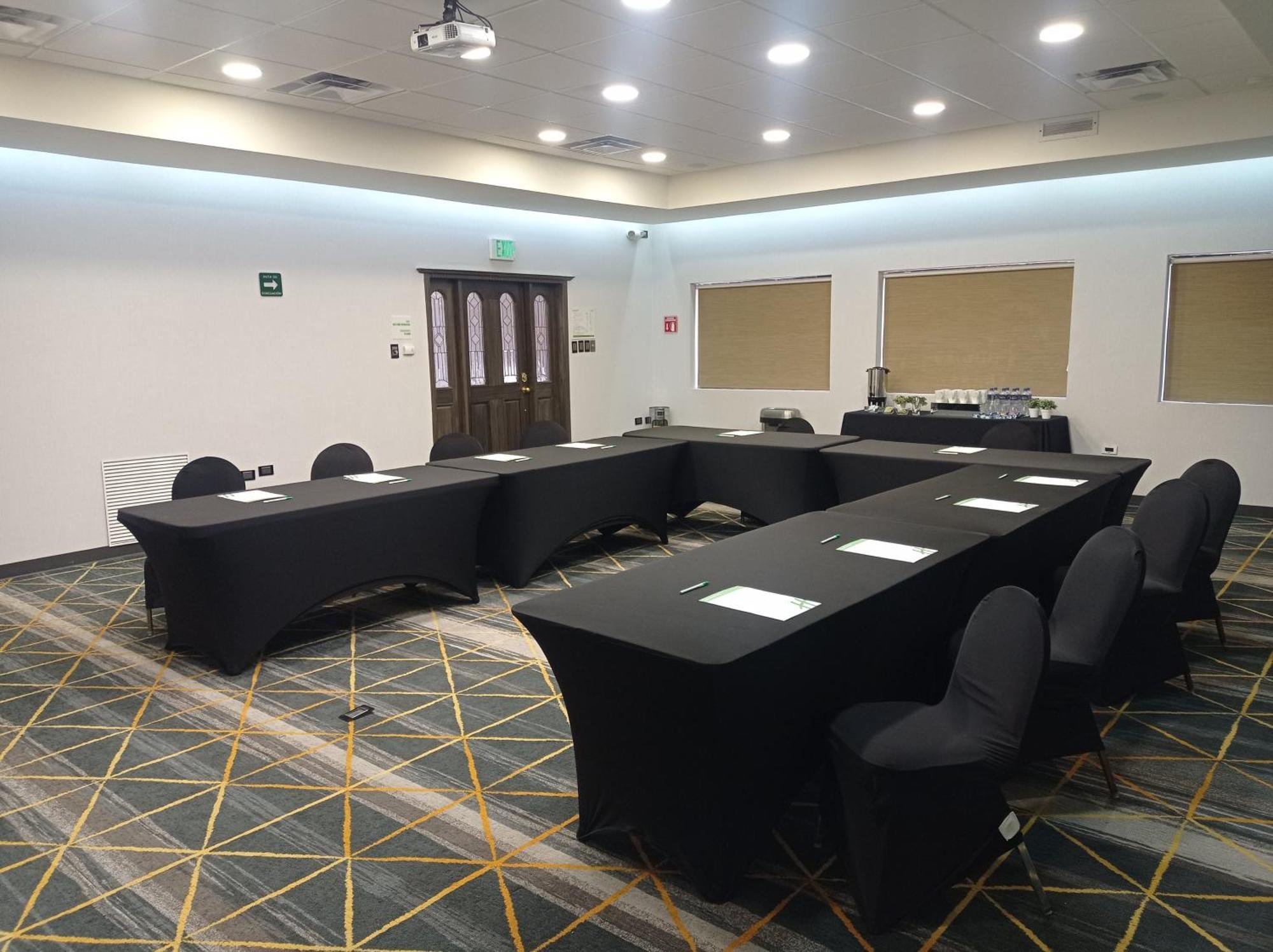 Holiday Inn Hotel & Suites Chihuahua By Ihg Exterior photo