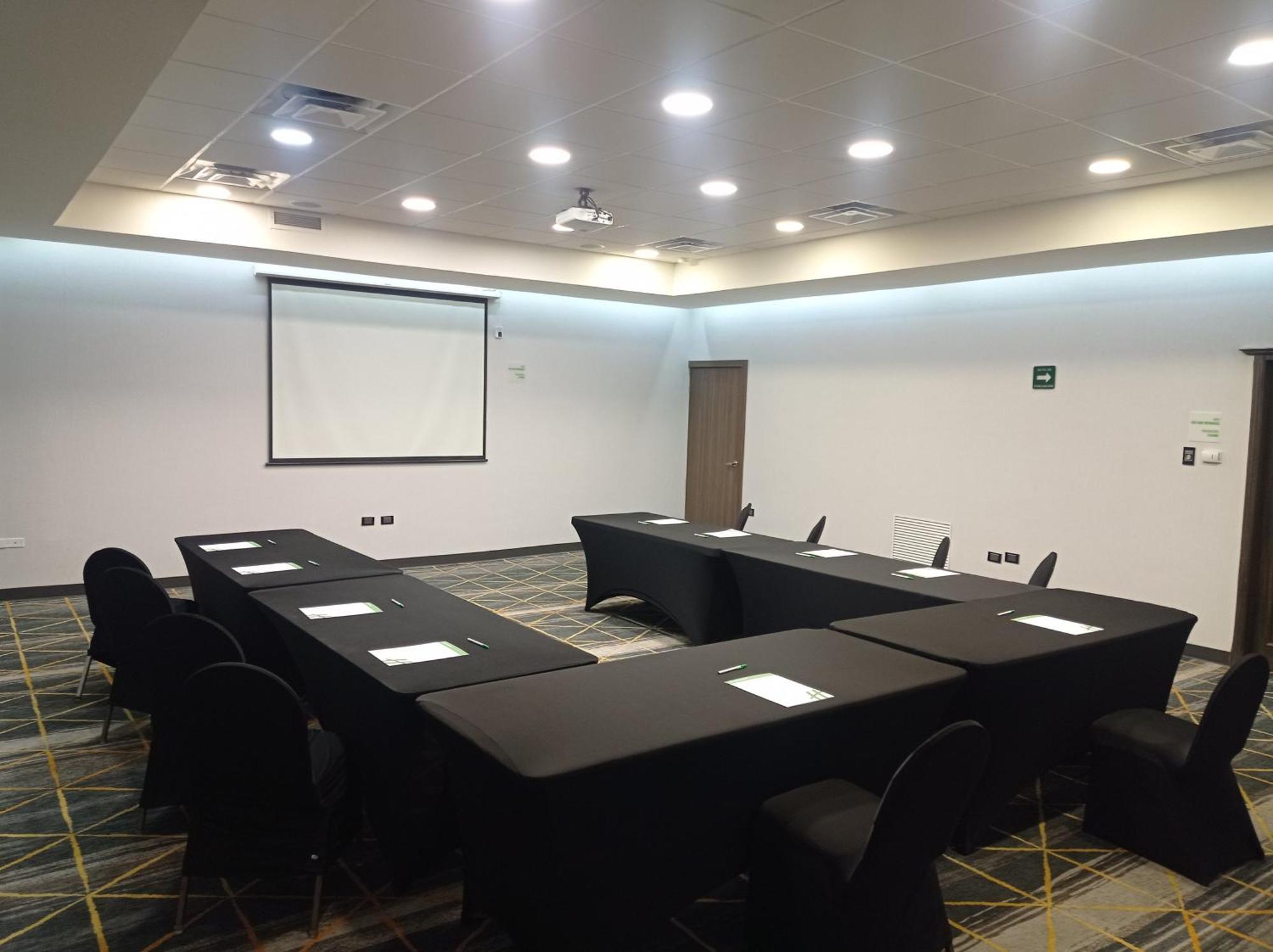 Holiday Inn Hotel & Suites Chihuahua By Ihg Exterior photo