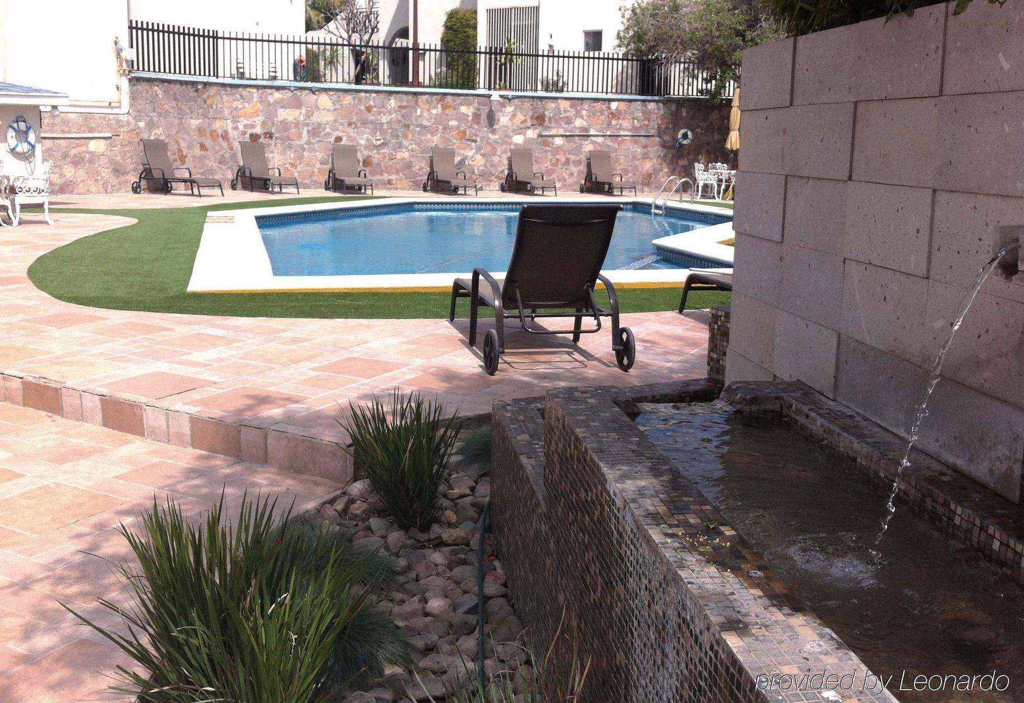 Holiday Inn Hotel & Suites Chihuahua By Ihg Exterior photo